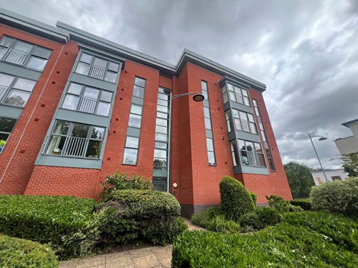 1 Bedroom Flat For Sale In Rothesay Gardens, Wolverhampton, WV4