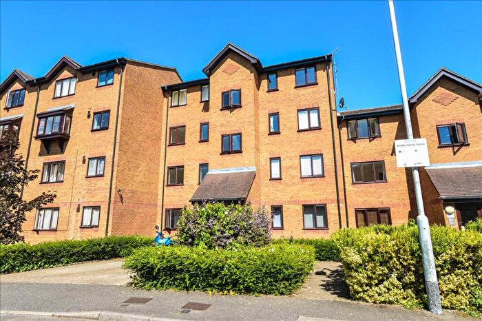 1 Bedroom Apartment To Rent In Armoury Road, London, SE8