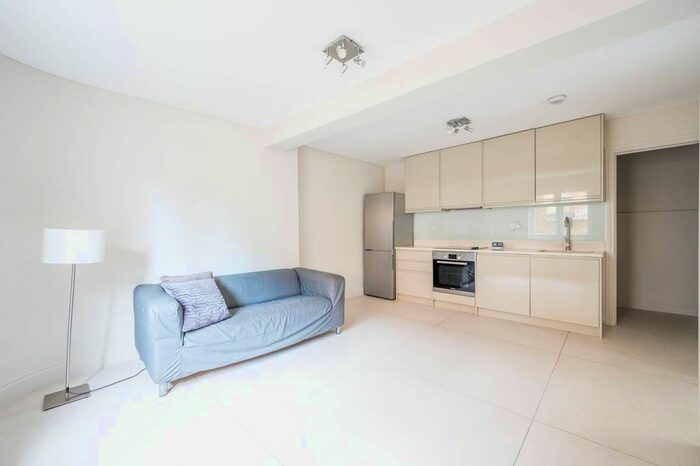 1 Bedroom Flat To Rent In Brixton Road, Brixton, London, SW9