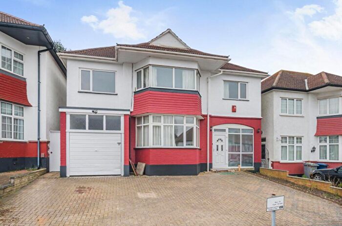 4 Bedroom Detached House To Rent In Crespigny Road, Hendon, NW4