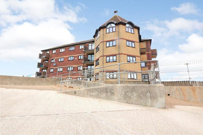 3 Bedroom Flat For Sale In Queens Park Close, Mablethorpe, Lincolnshire, LN12