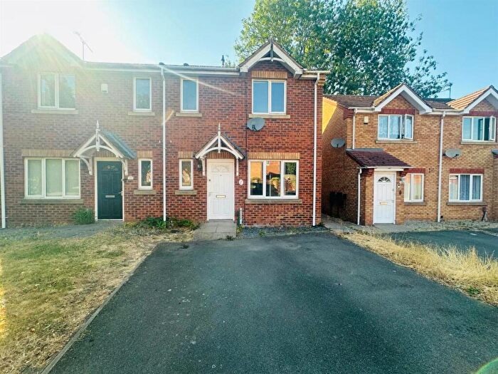 3 Bedroom House To Rent In Lomond Way, Nuneaton, CV10