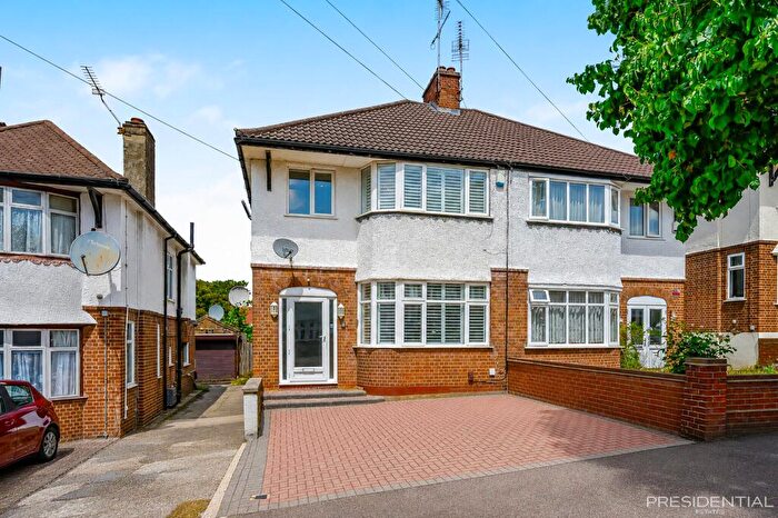 3 Bedroom Semi-Detached House For Sale In Hawkwood Crescent, Chingford, E4