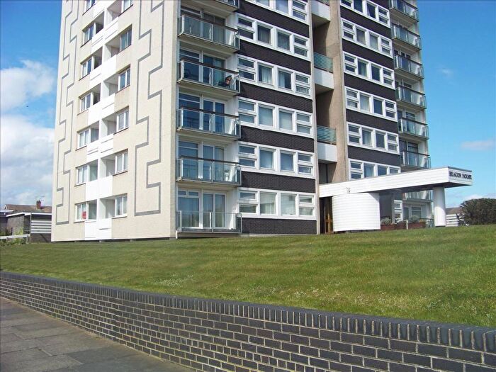 2 Bedroom Flat For Sale In Grenada Drive, Whitley Lodge, Whitley Bay, Tyne And Wear, NE26