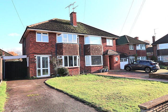 3 Bedroom Semi Detached House For Sale In Riverside Close, Farnborough, GU14