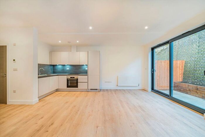 1 Bedroom Maisonette For Sale In Acacia Road, Streatham, SW16