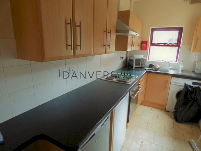 4 Bedroom Terraced House To Rent In Saxon Street, Leicester, LE3