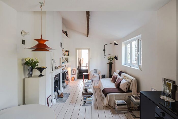 2 Bedroom Flat For Sale In Lichfield Road, London, E3