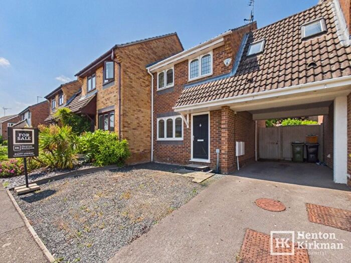 2 Bedroom Terraced House For Sale In Skylark Close, Billericay, CM11