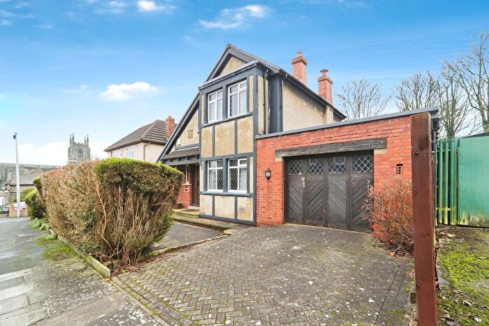 2 Bedroom Detached House For Sale In Parkfield Close, Pudsey, LS28