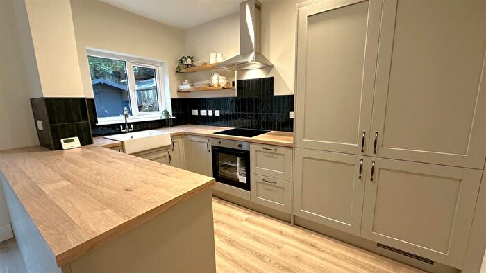 3 Bedroom Semi-Detached House For Sale In Victoria Road, Stirchley, Birmingham, B30