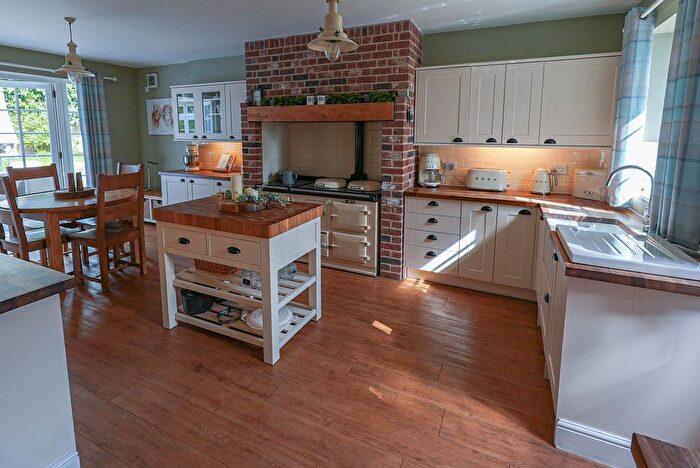 5 Bedroom Detached House For Sale In Beccles Road, Fritton, Great Yarmouth, NR31