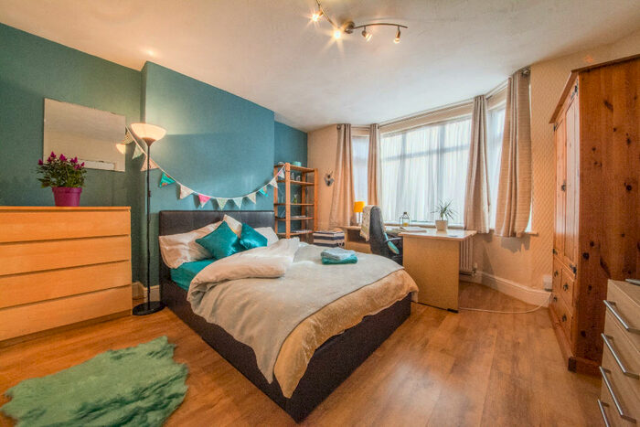 7 Bedroom Property To Rent In &#pppw, Harlaxton Drive, Lenton, NG7