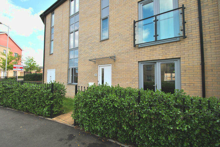 2 Bedroom Apartment To Rent In Dramsell Rise, St Neots, PE19