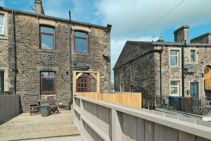 4 Bedroom Apartment To Rent In Church Street, Barnoldswick, Lancashire, BB18