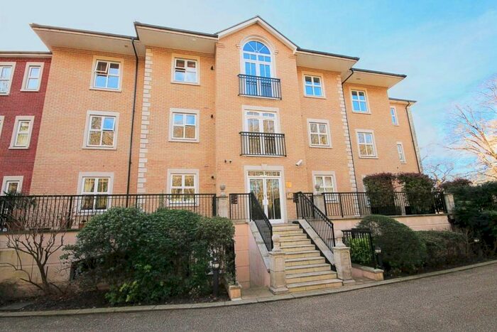 2 Bedroom Apartment To Rent In Regents Drive, Woodford Green, Essex, IG8