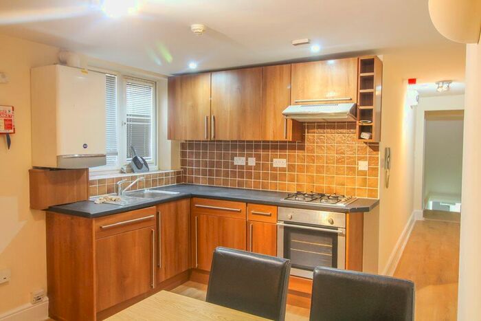 2 Bedroom Ground Flat To Rent In Glynrhondda Street, Cathays, Cardiff, CF24