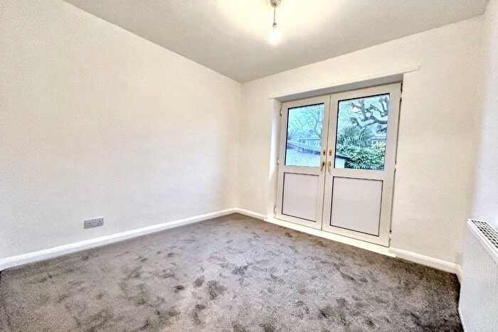 2 Bedroom Bungalow For Sale In Thornes Moor Drive, Wakefield, West Yorkshire, WF2