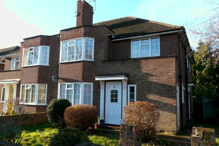 2 Bedroom Maisonette To Rent In Gladsmuir Close, Walton On Thames, Surrey, KT12