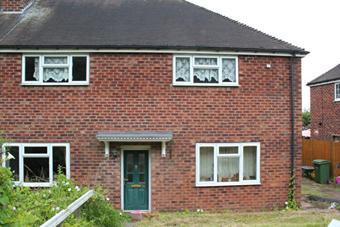 2 Bedroom Maisonette To Rent In Dobbins Oak Road, Wollescote, Stourbridge, DY9