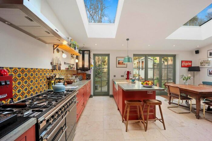 5 Bedroom Terraced House To Rent In Sandrock Road, Lewisham, London, SE13