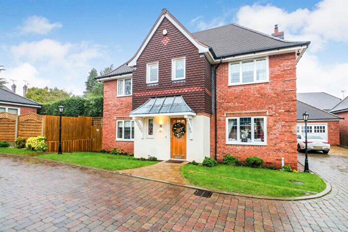 5 Bedroom Detached House To Rent In Beech Hill Close, Sutton Coldfield, B72
