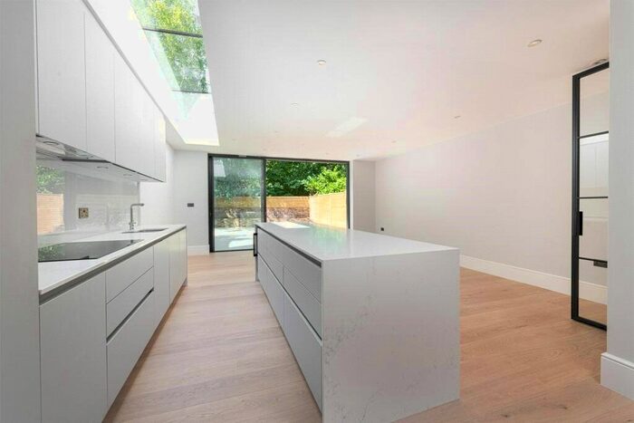 5 Bedroom Property To Rent In Spencer Road, Wandsworth, SW18