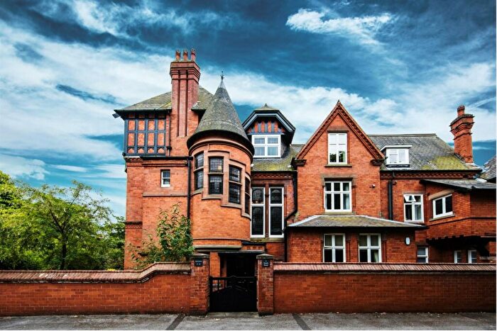 3 Bedroom Apartment To Rent In Ellenborough House, South Road, NG7