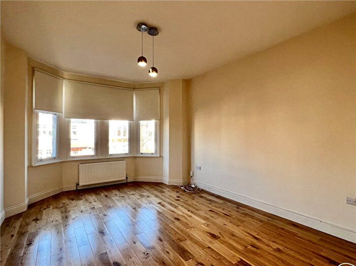 4 Bedroom Flat To Rent In Boileau Road, Ealing, W5