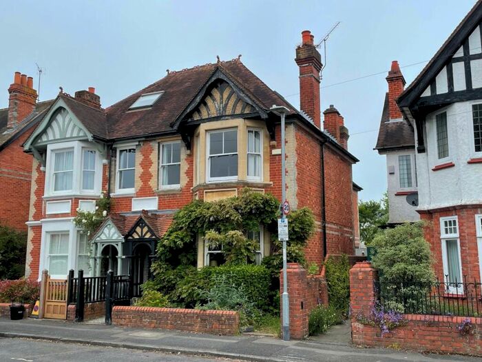 4 Bedroom Semi-Detached House To Rent In Belle Avenue, Earley, RG6