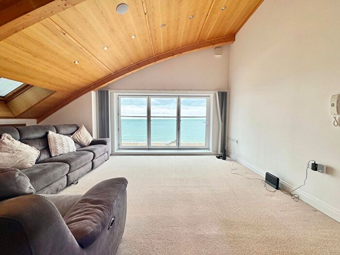 3 Bedroom Flat To Rent In Hayling Island, PO11