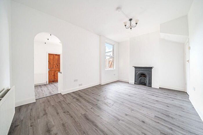 1 Bedroom Flat For Sale In Bromley Crescent, Bromley, BR2