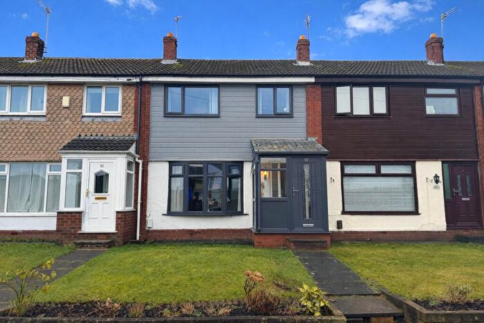 3 Bedroom House For Sale In Harewood Drive, Royton, Oldham, Greater Manchester, OL2