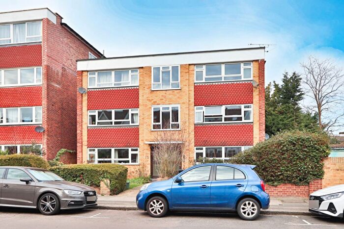 2 Bedroom Flat To Rent In South Park Road, London, SW19