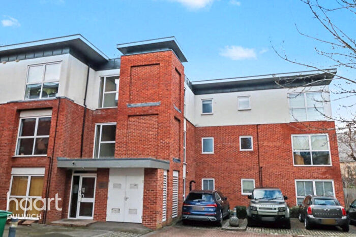 2 Bedroom Flat For Sale In Highwood Close, London, SE22