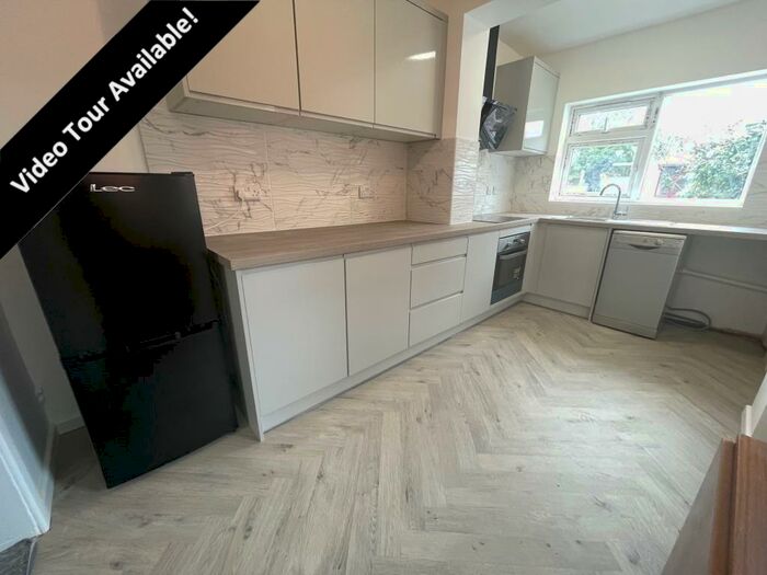 3 Bedroom Detached House To Rent In Highfield Road, Bournemouth, BH9