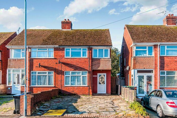 3 Bedroom Semi-Detached House To Rent In Northdown Road, Broadstairs, Kent, CT10