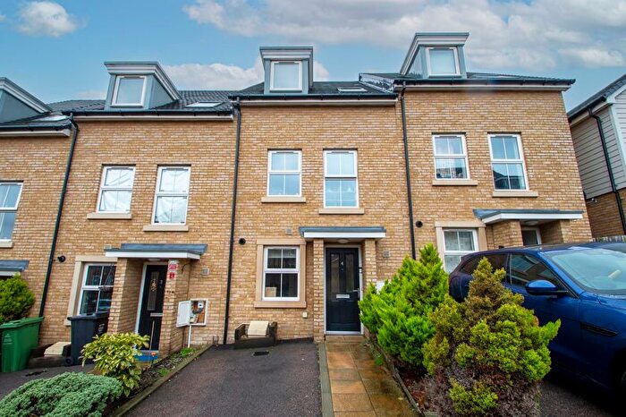 3 Bedroom Terraced House For Sale In Peary Mead, Dartford, DA1