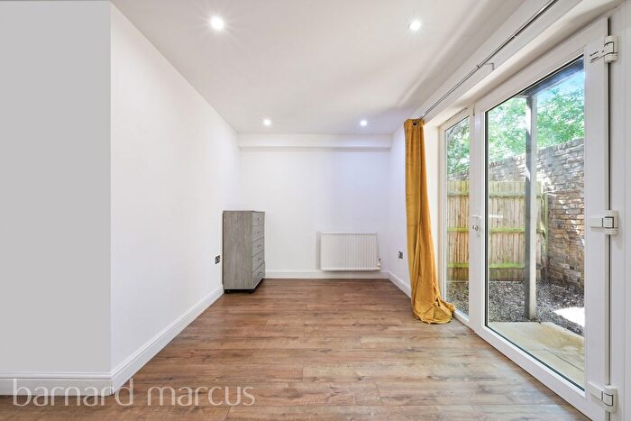 1 Bedroom Flat To Rent In Venus Mews, Mitcham, CR4