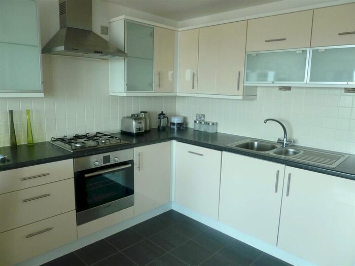 2 Bedroom Flat To Rent In High Street, Poole, BH15