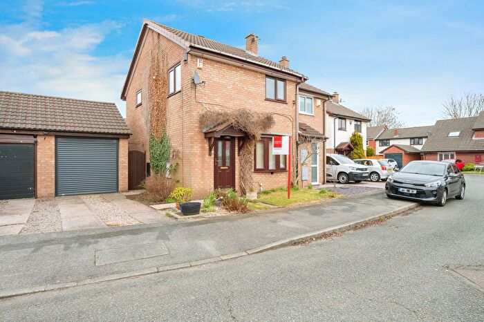 3 Bedroom Semi-detached House For Sale In Ventnor Close, Warrington, Cheshire, WA5