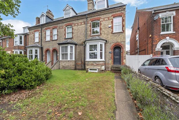 4 Bedroom Semi Detached House For Sale In Fornham Road, Bury St. Edmunds, IP32