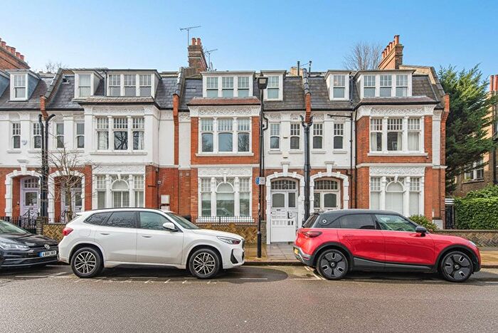 4 Bedroom Flat To Rent In Glenilla Road, Hampstead, London, NW3