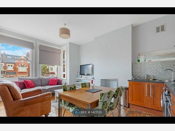 2 Bedroom Flat To Rent In Gleneagle Rd, London, SW16