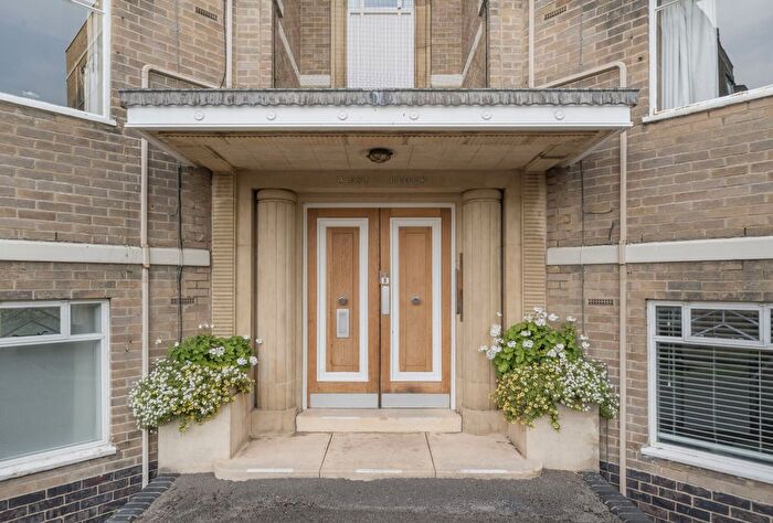 3 Bedroom Flat For Sale In Suffolk Square, Cheltenham, Gloucestershire, GL50