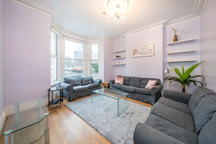 6 Bedroom House To Rent In Gubyon Avenue, Herne Hill, SE24