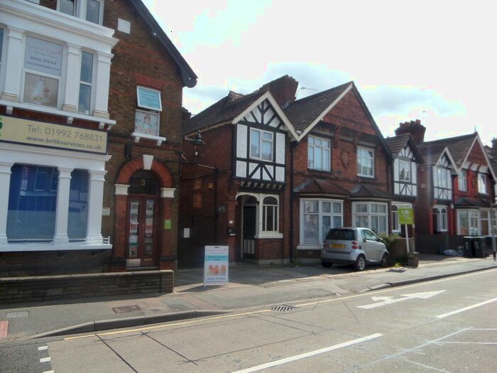 2 Bedroom Maisonette To Rent In Sewardstone Road, Waltham Abbey, EN9