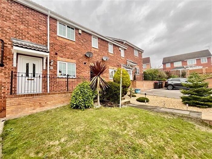 3 Bedroom Town House For Sale In Parklands View, Sheffield, S26