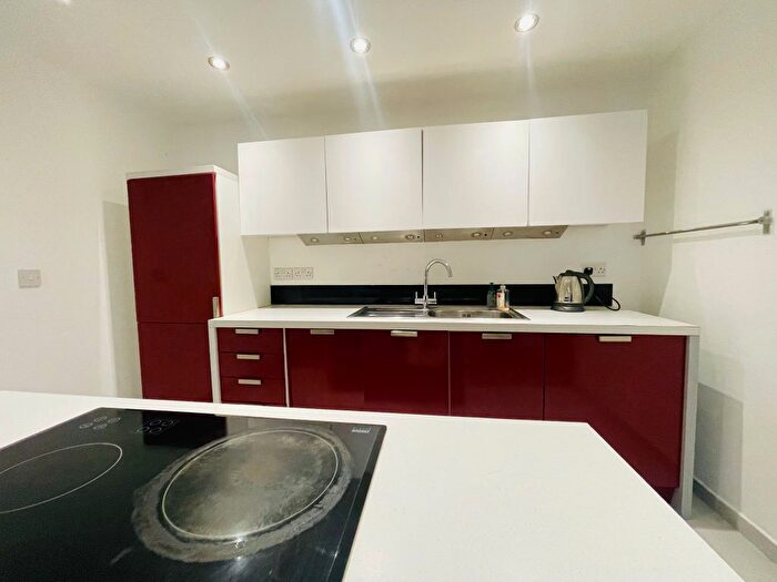 2 Bedroom Flat To Rent In Southside Apartments, St Johns Walk, Birmingham, B5