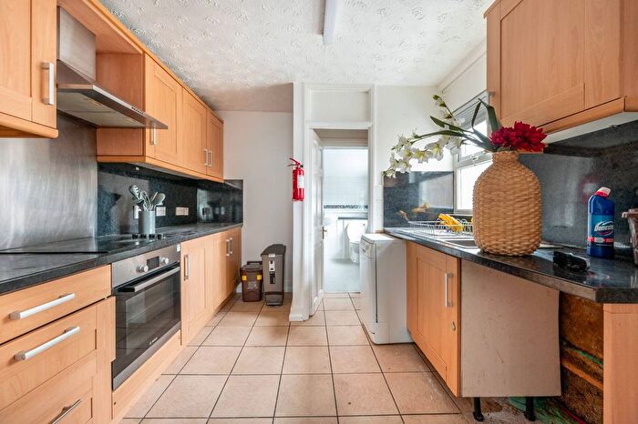 3 Bedroom End Terrace House For Sale In Springfield Road, Walthamstow, London, E17
